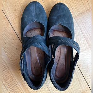 Rockport sz 9 low wedge